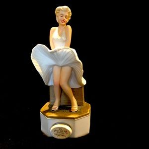 Marilyn Monroe Figurine